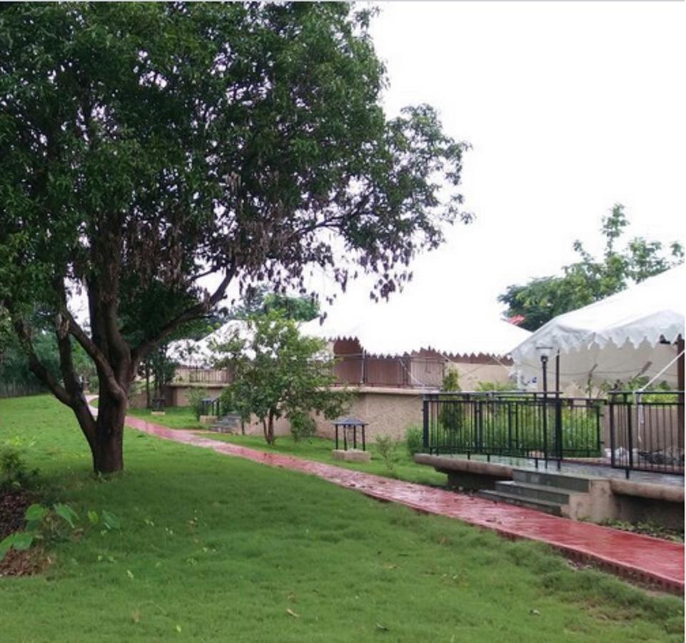 Sterling Kanha Exterior photo