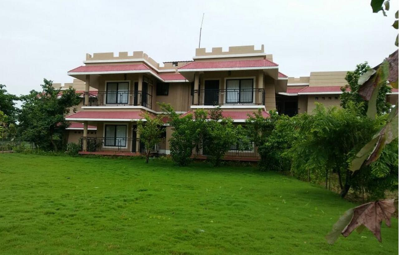 Sterling Kanha Exterior photo