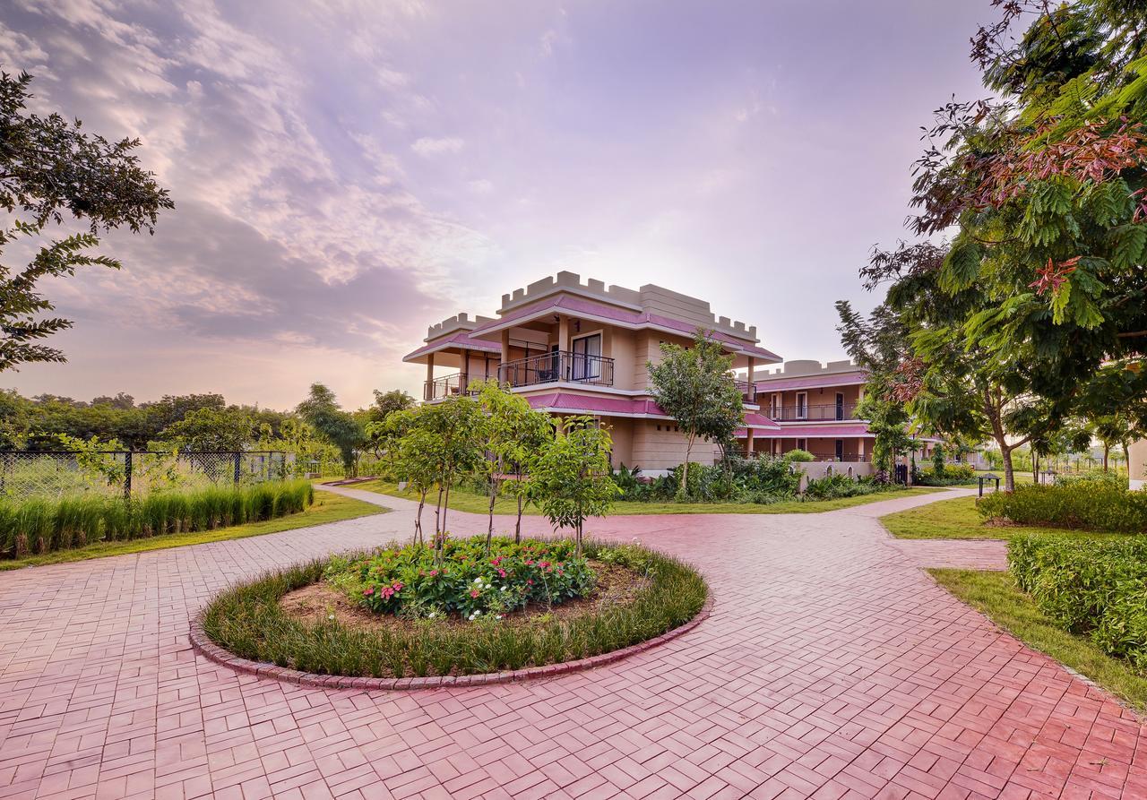 Sterling Kanha Exterior photo