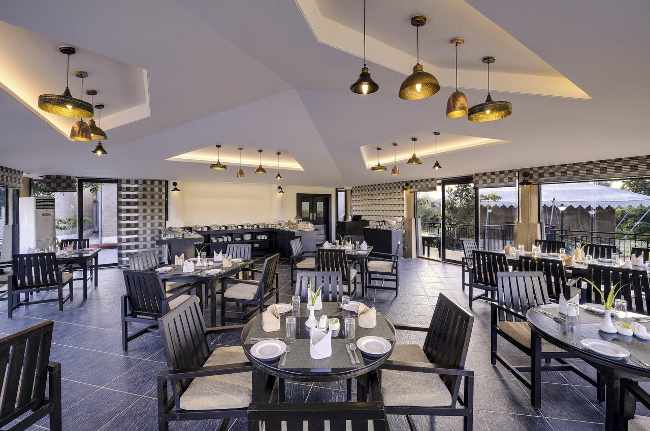 Sterling Kanha Exterior photo