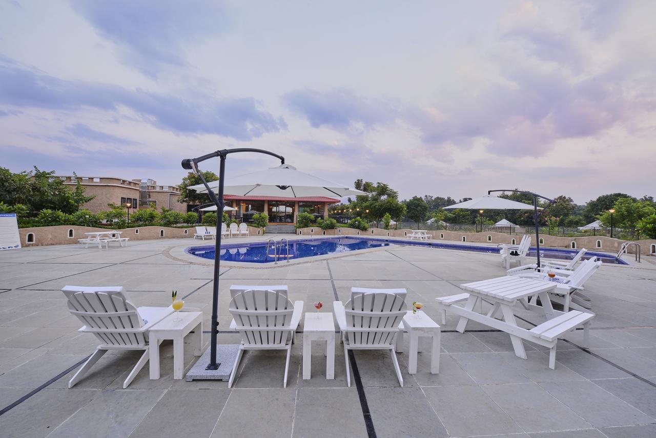 Sterling Kanha Exterior photo