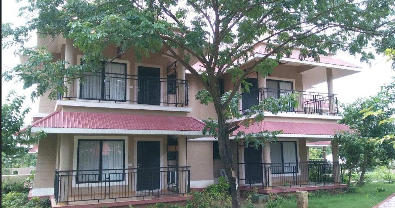 Sterling Kanha Exterior photo