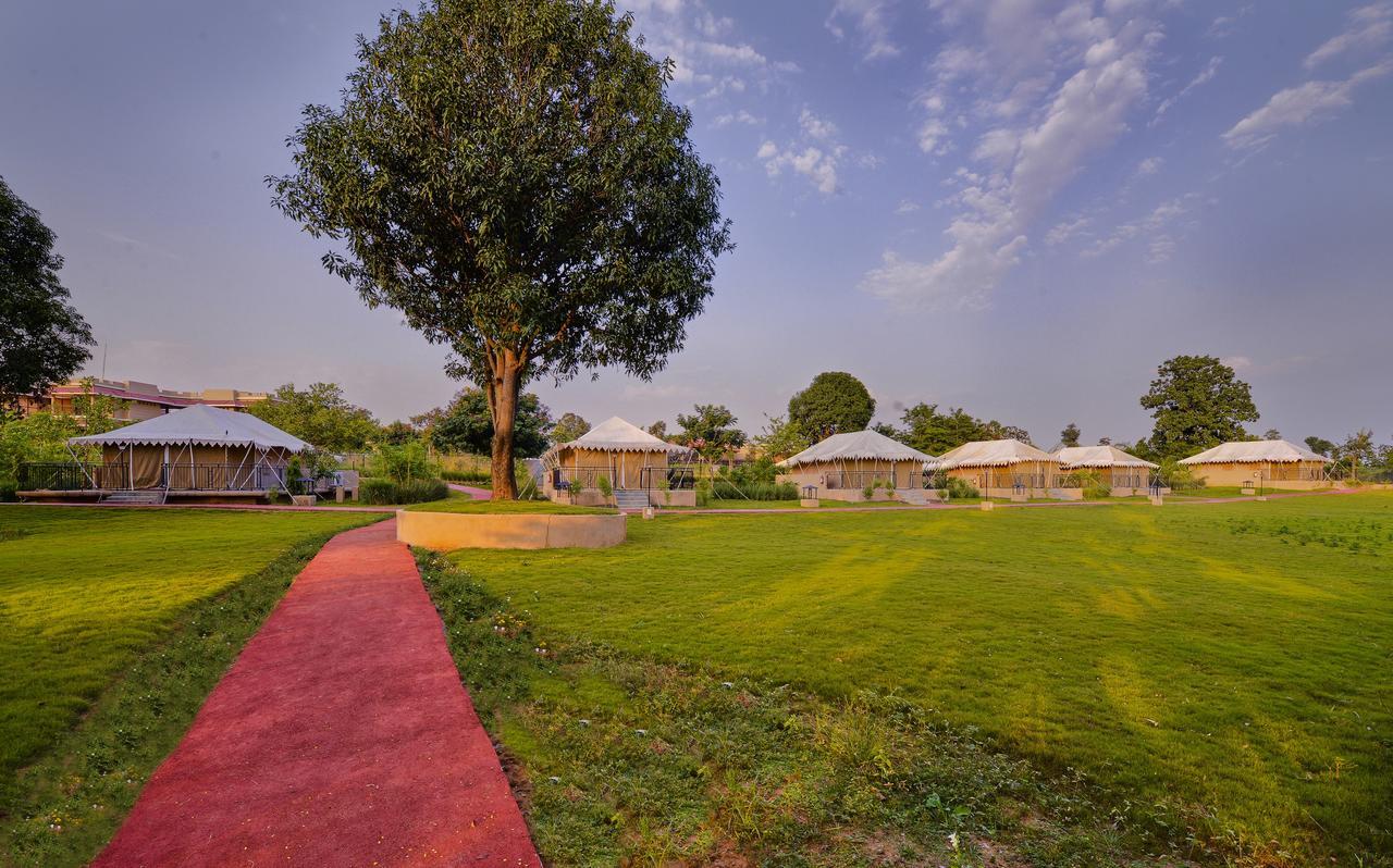 Sterling Kanha Exterior photo
