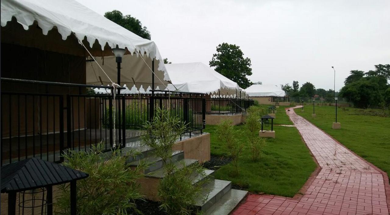 Sterling Kanha Exterior photo