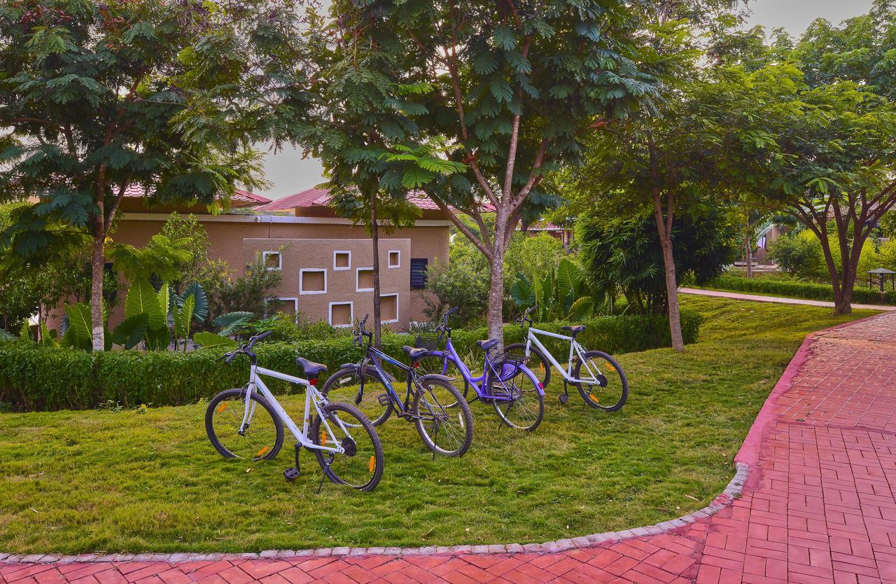 Sterling Kanha Exterior photo