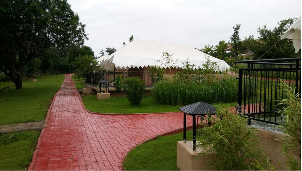 Sterling Kanha Exterior photo