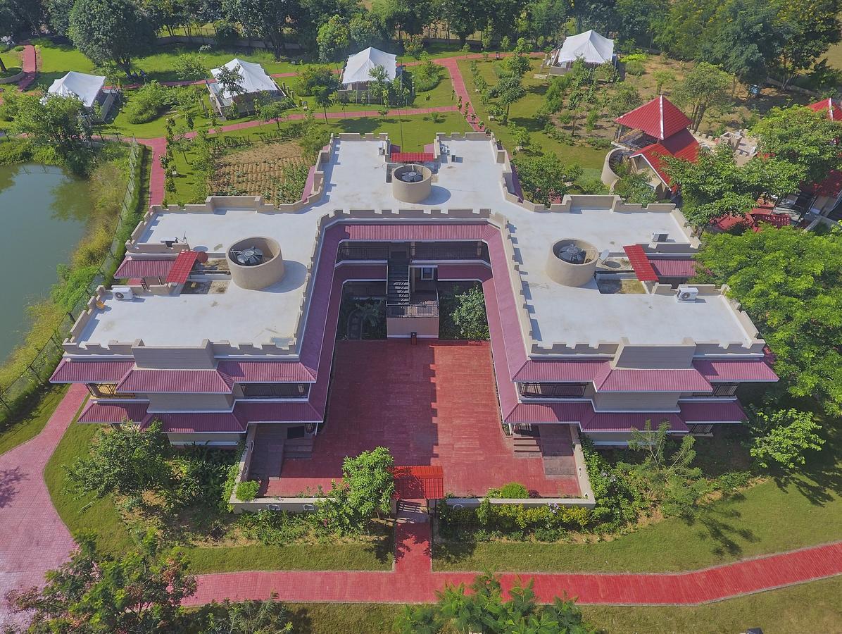 Sterling Kanha Exterior photo